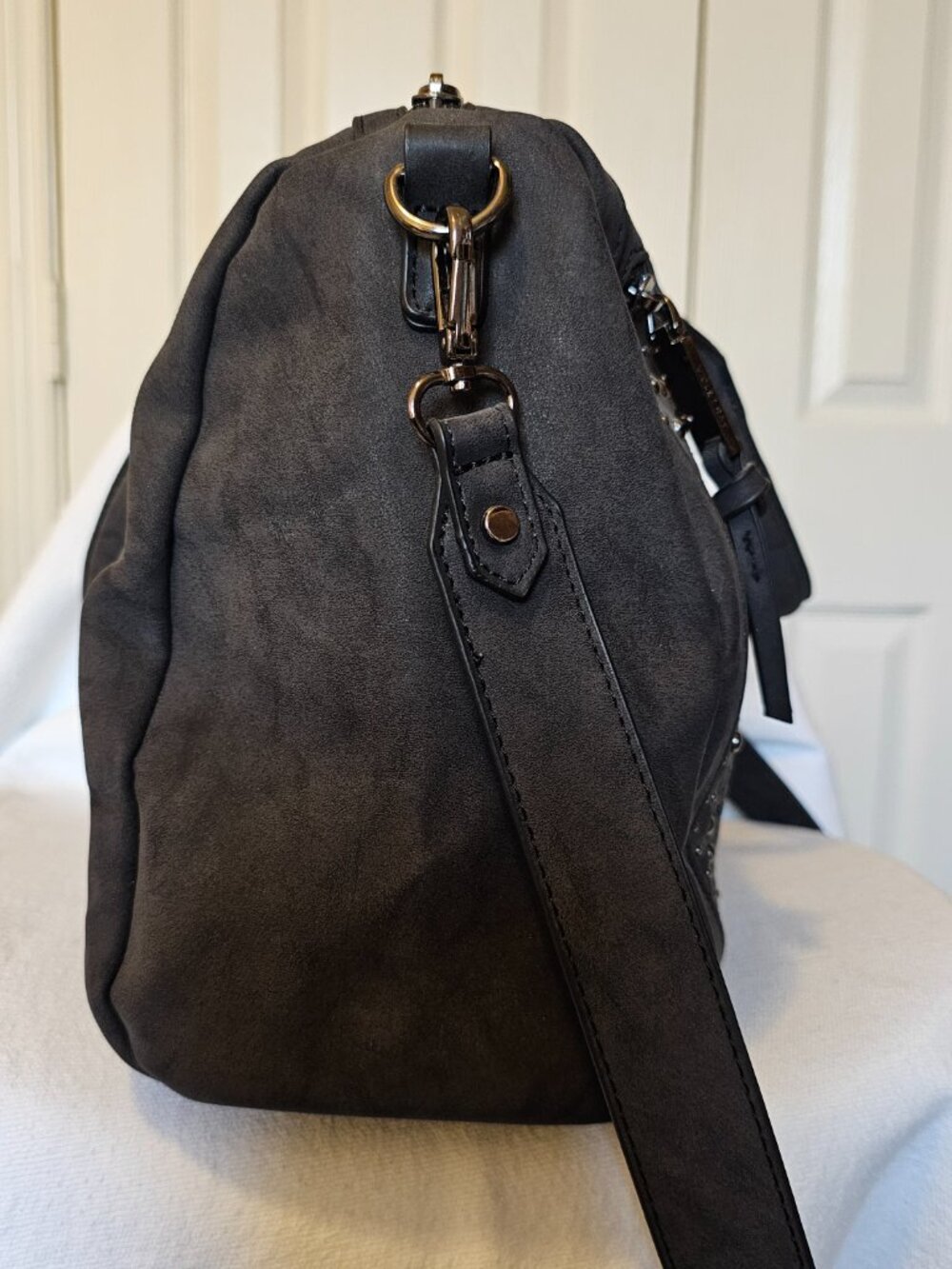 Violet Ray, women's purse grey, silver trim, outside pocket shoulder strap - Picture 7 of 12